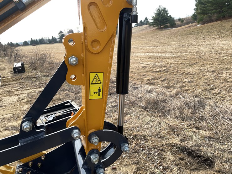 #1042-•-new-ats-rt12r-mini-excavator-image-24