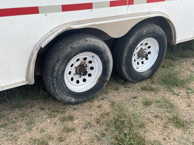 #4013-•-haulmark-enclosed-trailer-(az-title)-image-14