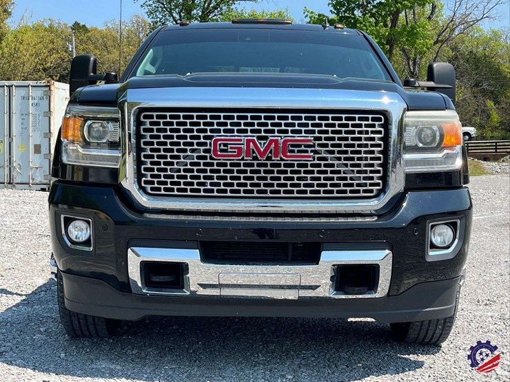 2015-gmc-3500-image-16