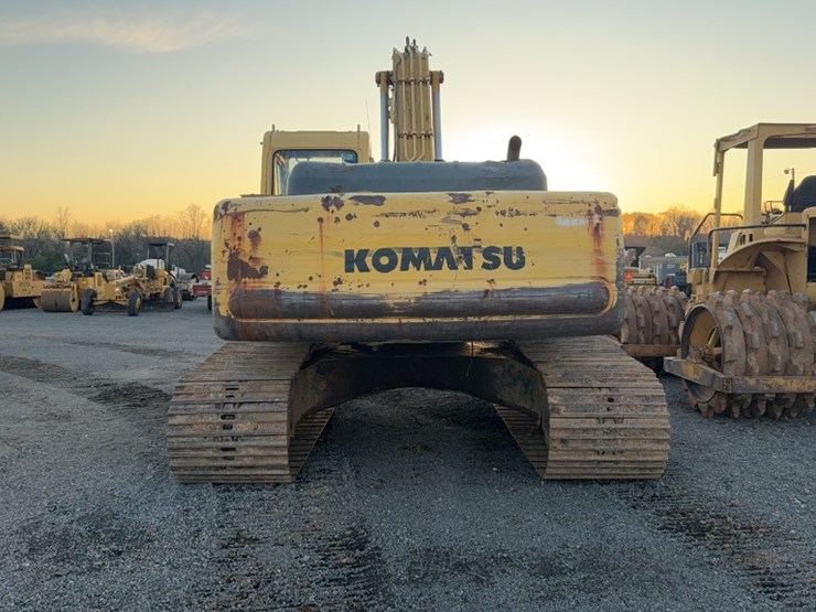 komatsu-pc220-lc-image-12