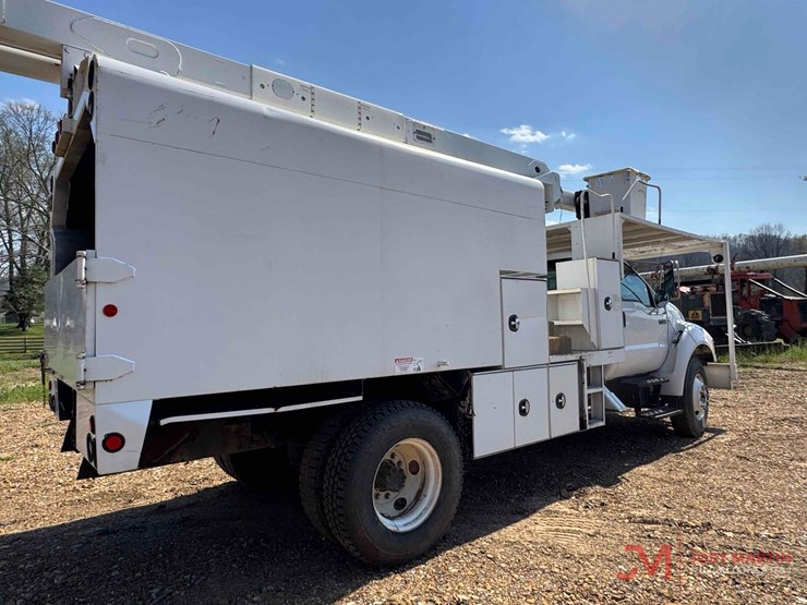 2009-ford-f750-xl-image-10