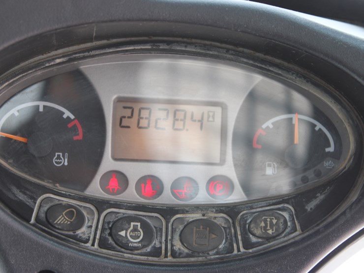 2017-bobcat-s590-image-18