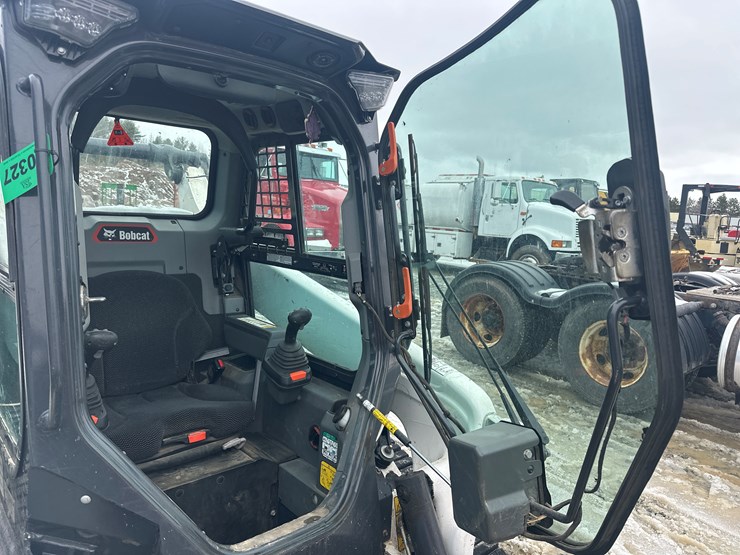2022-bobcat-t66-image-30