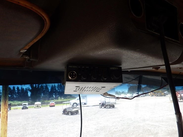 1984-ford-9000-image-35