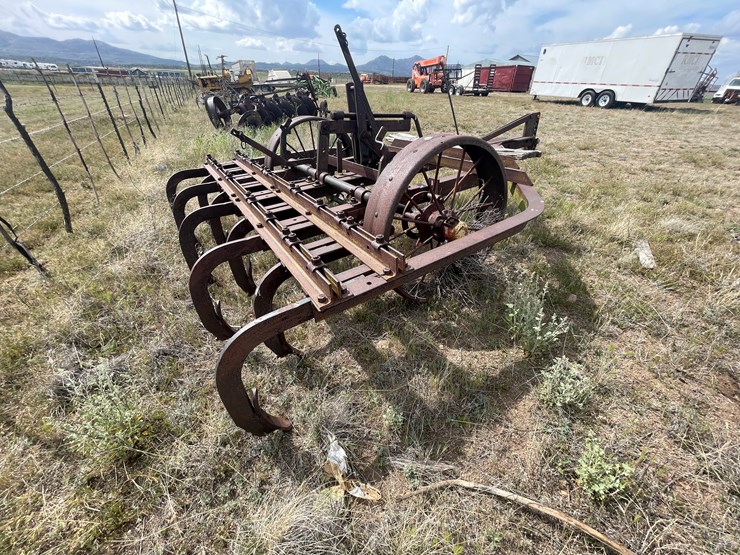 #4085-•-john-deere-steel-wheel-riper-image-10