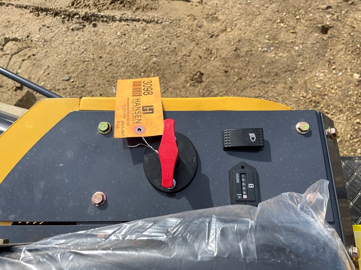 #900-•-landhonor-mini-excavator-image-23