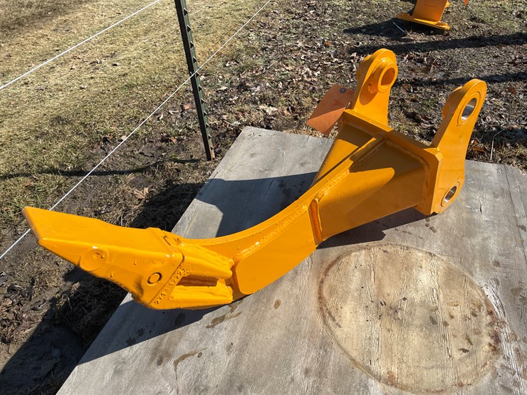 caterpillar-305-image-1