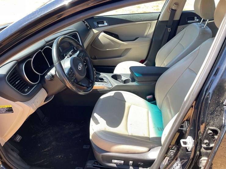 2015-kia-optima-4-door-sedan-(87,692-miles)-image-10