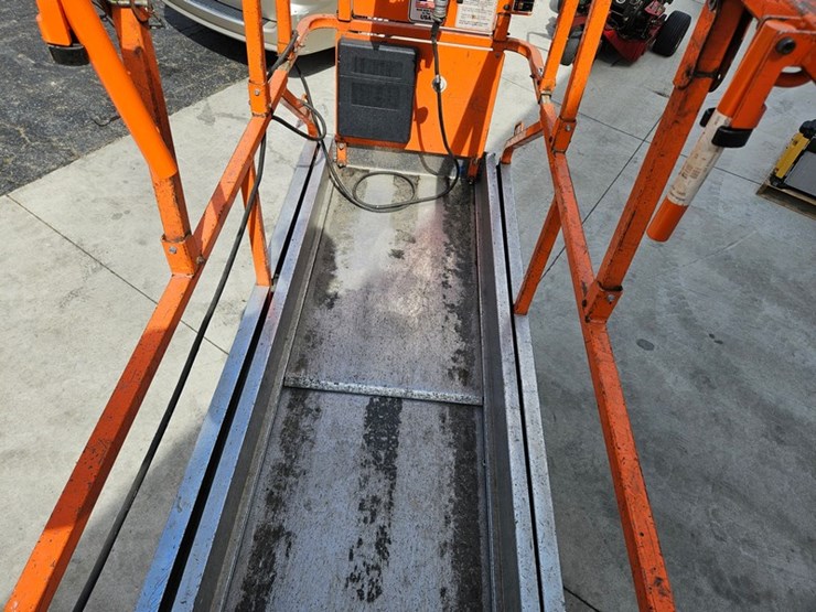 jlg-2630es-image-30