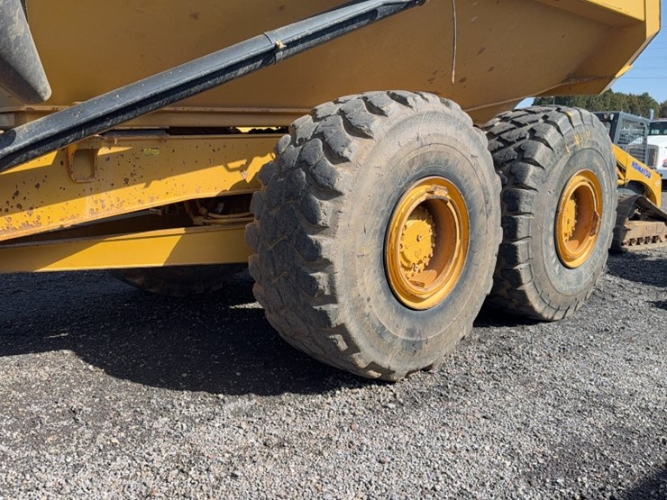 2017-caterpillar-745-image-9