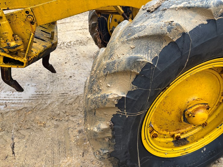 caterpillar-12-image-80