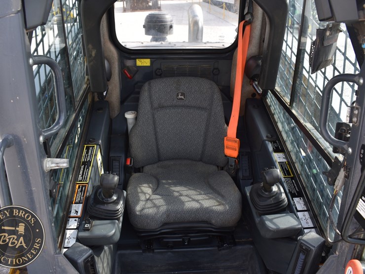 2023-deere-333g-image-39