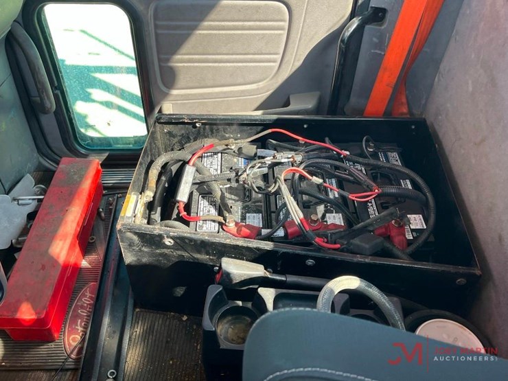 2016-peterbilt-365-image-4