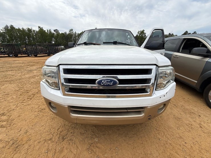 2011-ford-expedition-xlt-image-13