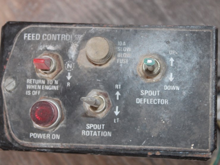 international-830-image-40