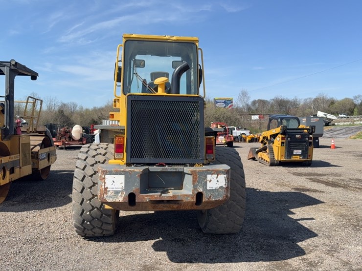 komatsu-wa180-image-9