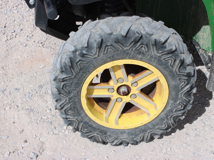 john-deere-gator-image-11