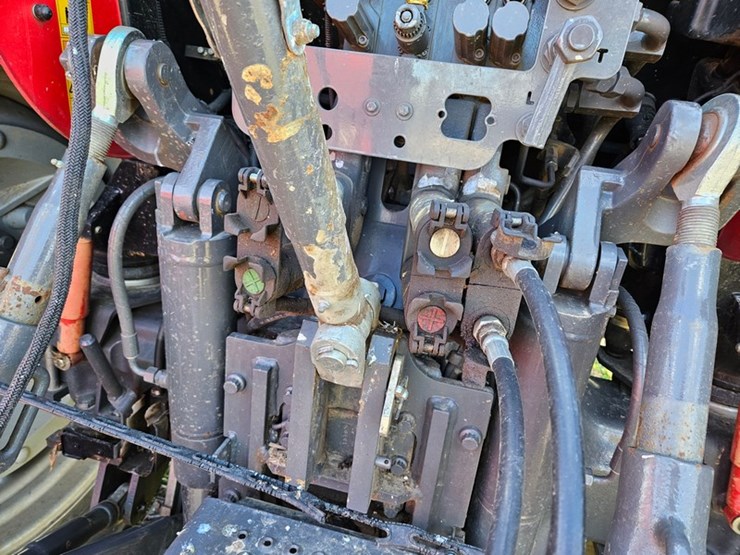 massey-ferguson-6480-image-17