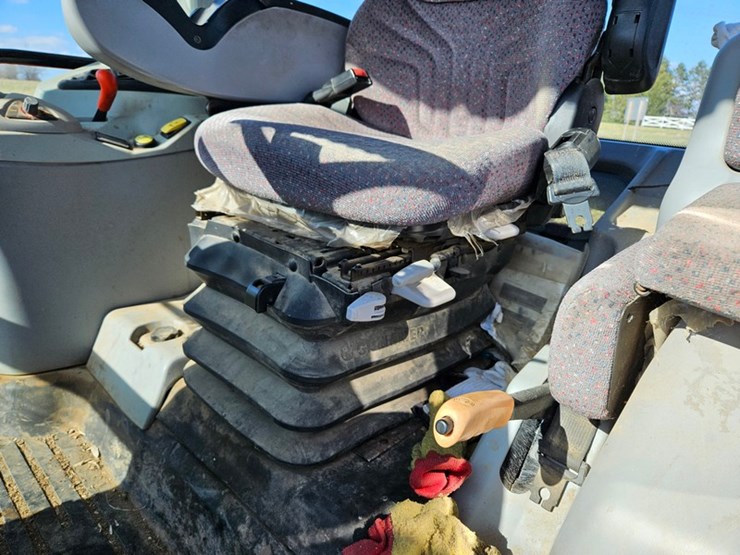 massey-ferguson-6480-image-47