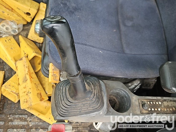 2007-komatsu-pc220-lc-8-image-38