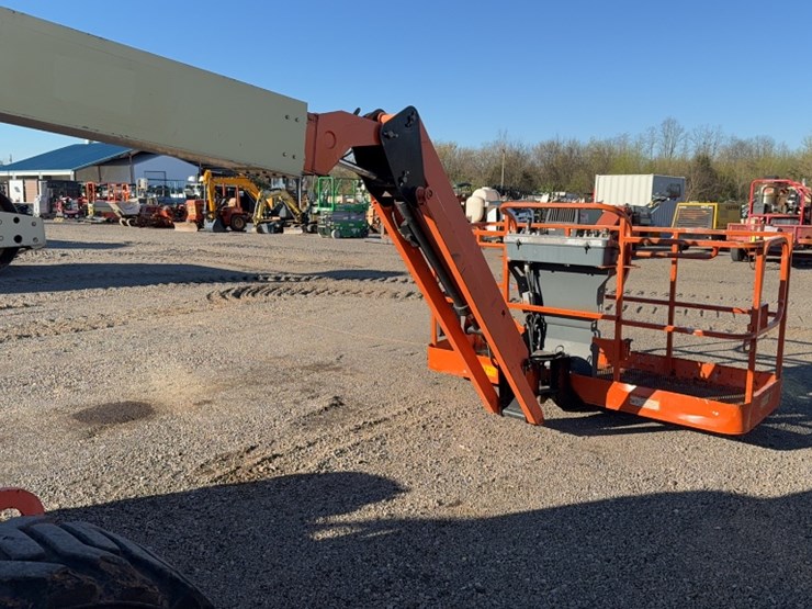 2013-jlg-600aj-image-6