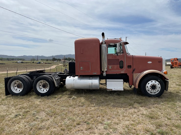 1998-peterbilt-378-image-3