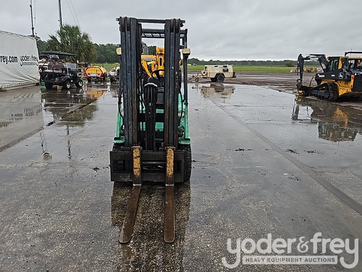 2001-mitsubishi-fgc25-image-10