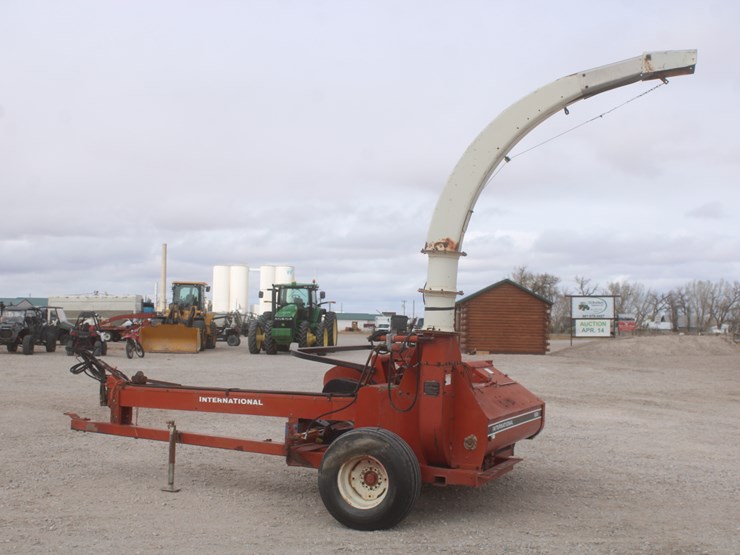 international-830-image-9