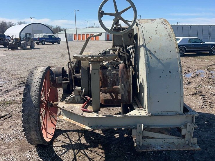 big-bull-tractor-image-4