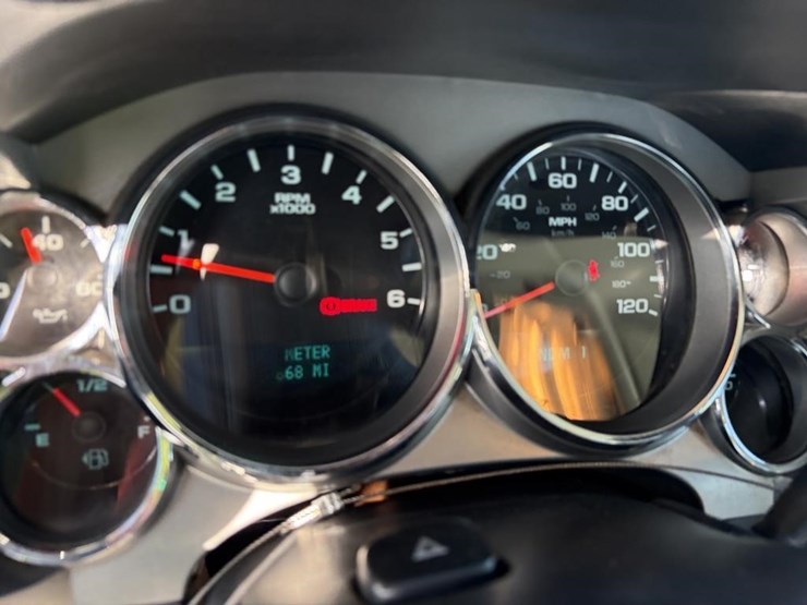 2012-chevrolet-2500-image-10