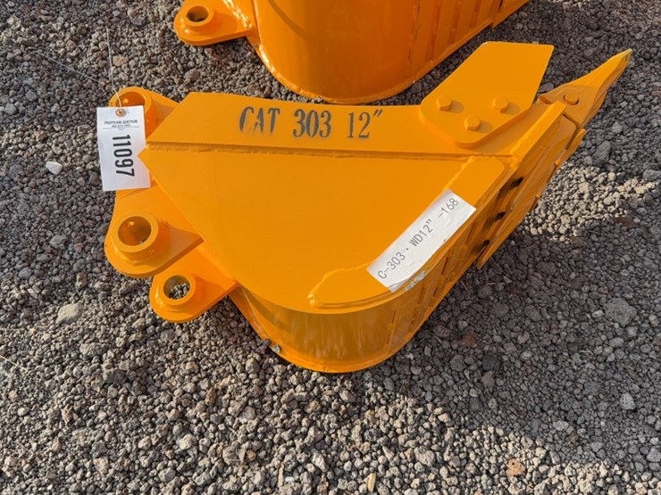 caterpillar-303-image-1