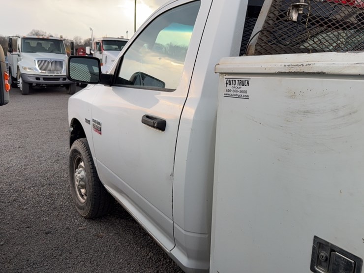 2012-dodge-2500-image-16