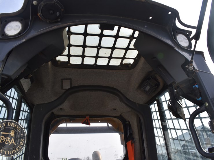 2021-deere-333g-image-37