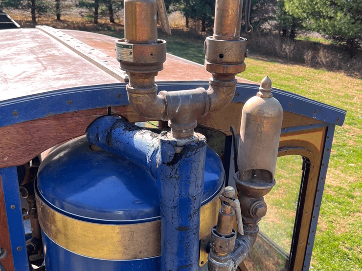 frick-steam-locomotive-with-track-image-97