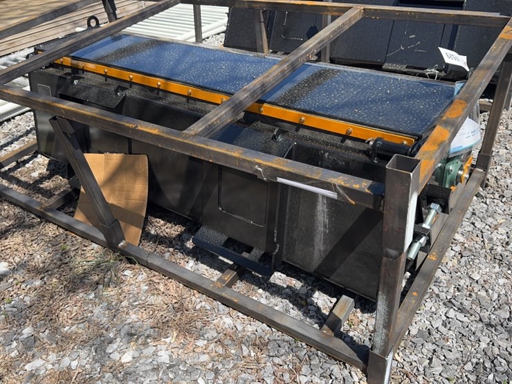 #6077-•-future-72"-sweeper-image-2