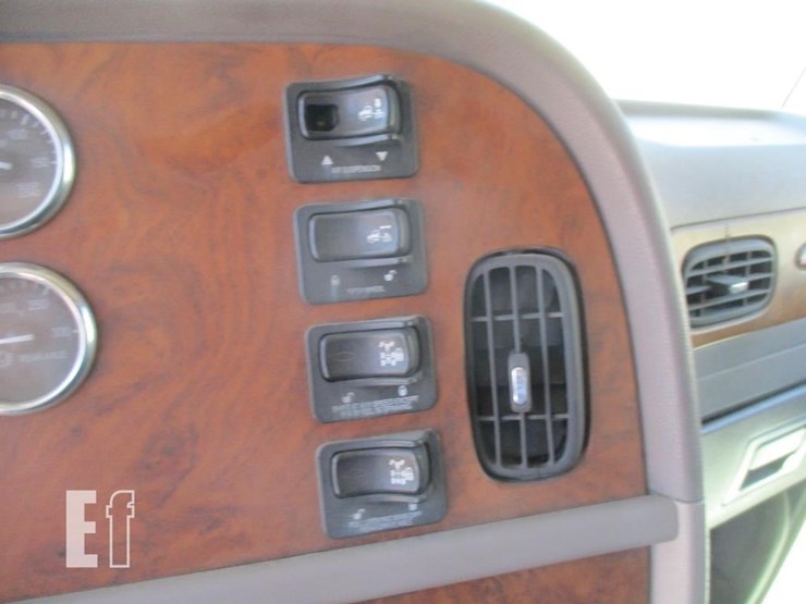 2008-peterbilt-367-image-11