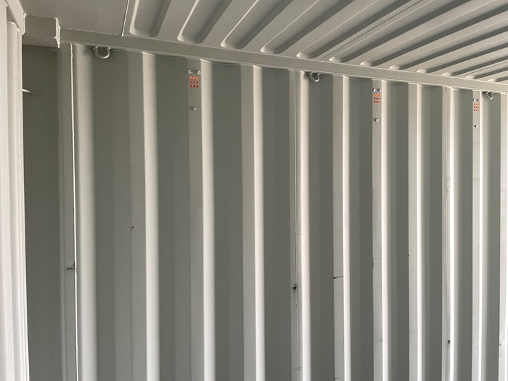 #115-•-20'-shipping-container-image-12