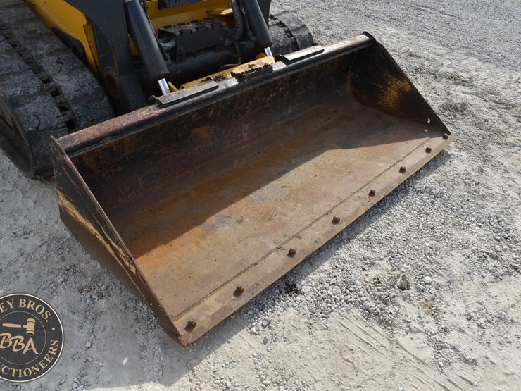 2021-deere-333g-image-12