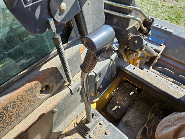 new-holland-ls140-image-18