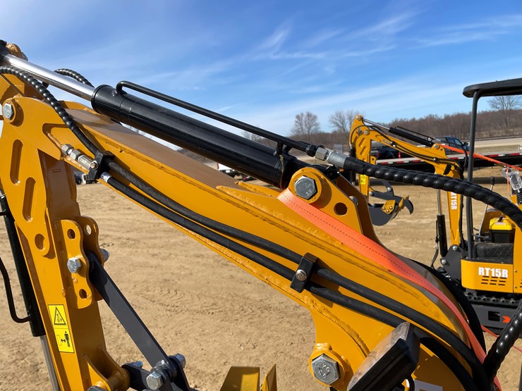 #1037-•-new-ats-rt15r-mini-excavator-image-31