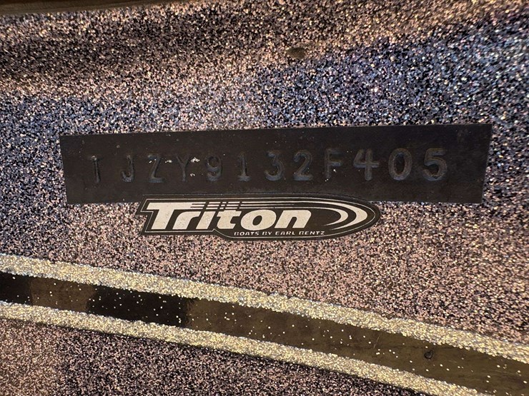 2005-triton-tr-196-w/-tandem-axle-boat-trailer-image-33