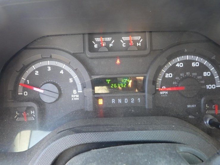 2013-ford-cargo-image-27