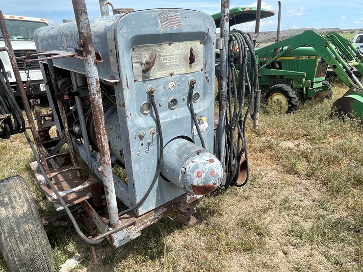 #4028-•-lincoln-arc-welder-image-10
