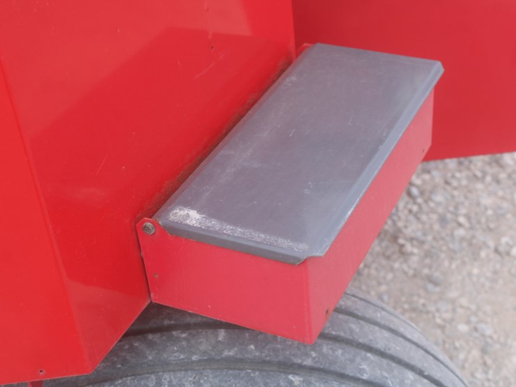 2015-massey-ferguson-1840-image-42