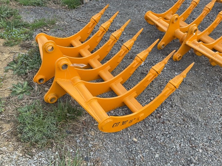 caterpillar-307-image-2