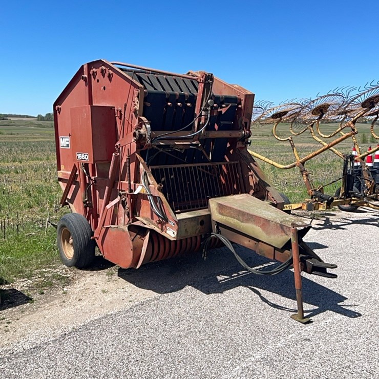 MASSEY-FERGUSON 1560