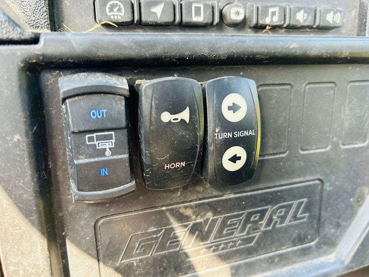 2024-general-polaris-image-38