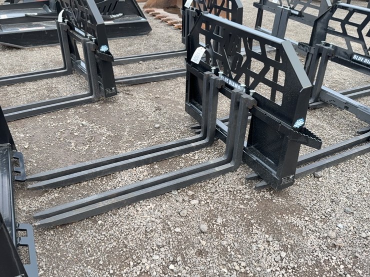 #2026-•-blue-diamond-48"-skid-steer-block-pallet-forks-image-1