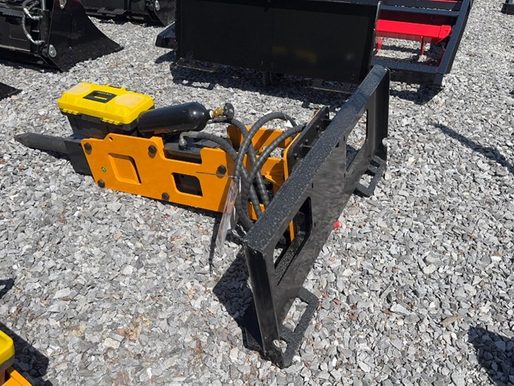 #6062-•-future-skid-steer-hyd-breaker-image-3