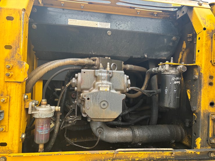 2001-komatsu-pc200-lc-image-22